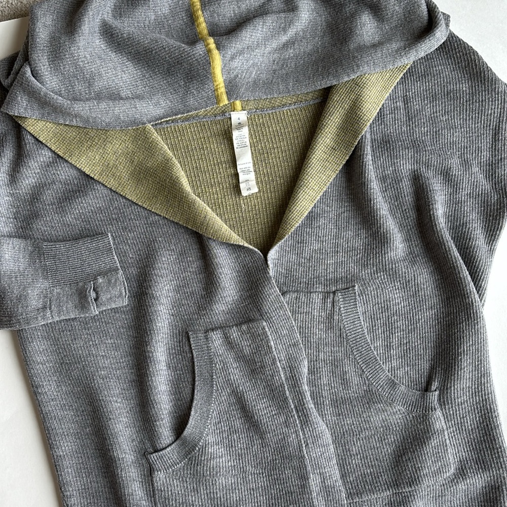 Lululemon Cabin Yogi Reversible Cardigan‎ Hoodie Sweater Gray Yellow Women’s 4